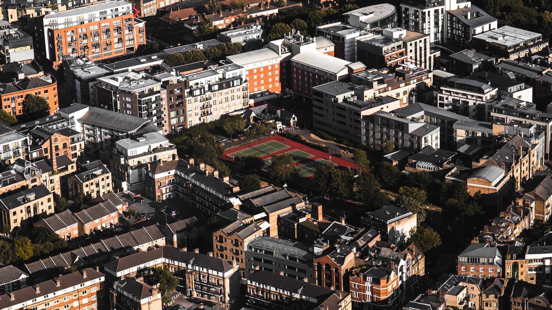 The Best Places to Play Tennis in London (2026 Player Guide)